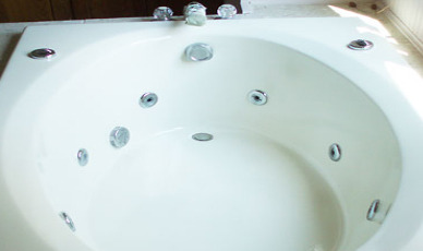 spa and jacuzzi reglazing services